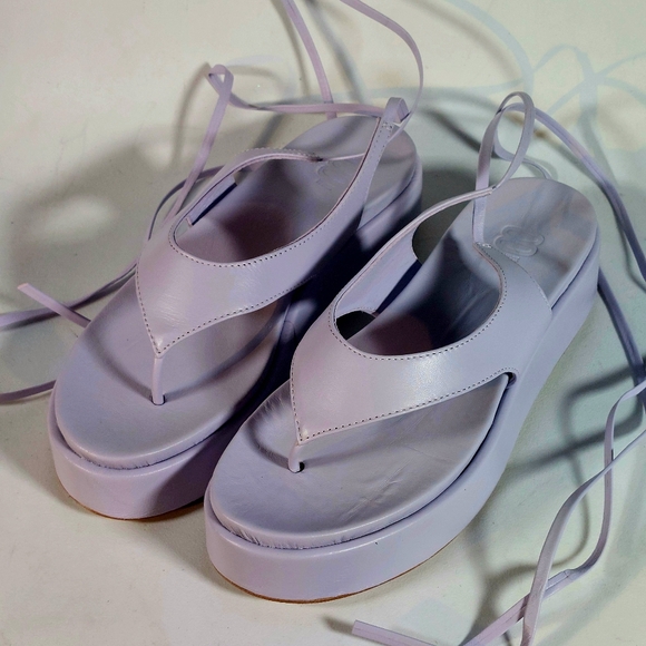 8 by YOOX lilac leather flatform ankle-wrap thong sandals, EU40, NWT - Picture 2 of 11